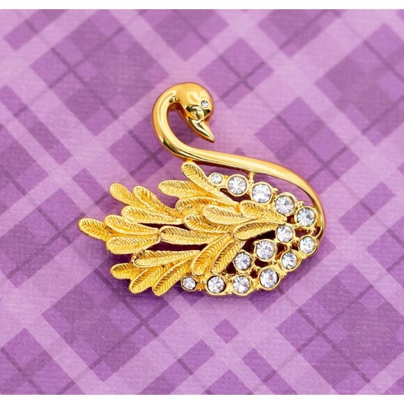 Vintage Rhinestone Swan Gold Tone Brooch - V20 - Picture 1 of 2